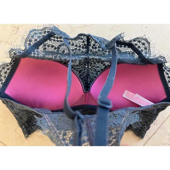 • NEW LISTING • NWOT PINK Victoria's Secret Push Up Lace Bralette XS (AA-B) - Picture 3 of 7
